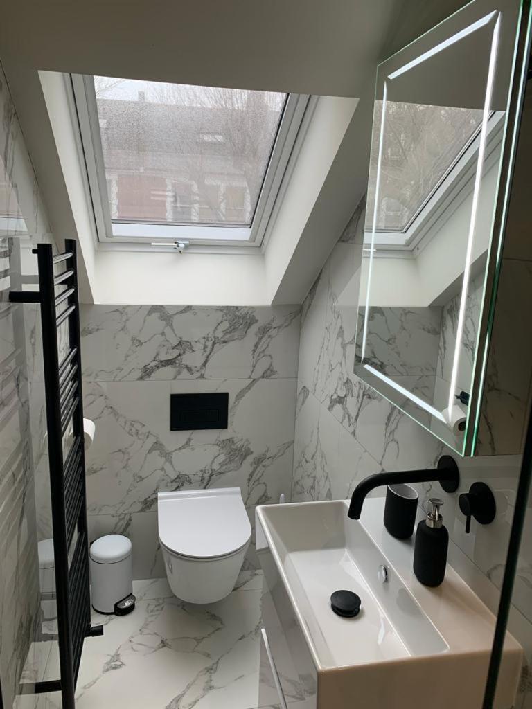 One Bedroom Apartment Лондон Екстериор снимка