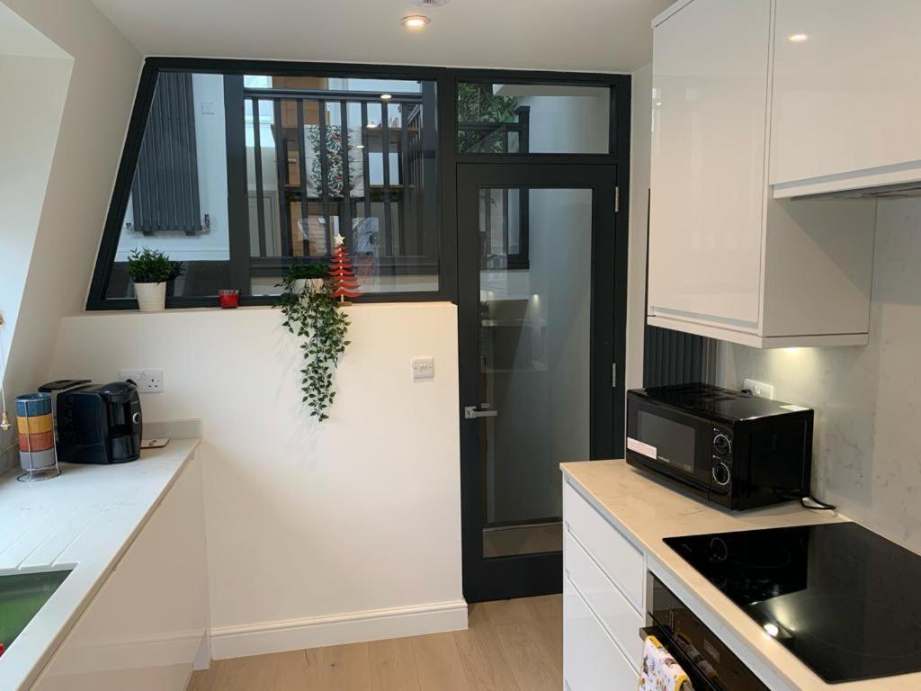 One Bedroom Apartment Лондон Екстериор снимка